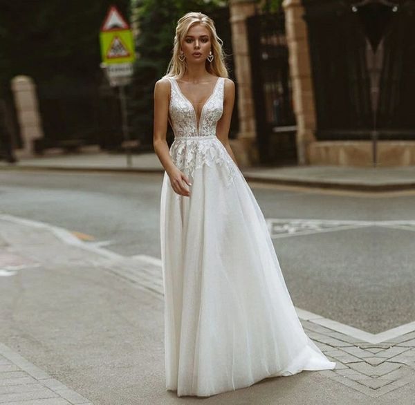 2021 Abito da sposa in pizzo con applicazioni scollo a V sexy Bottoni Perline in tulle Abiti da sposa a-line Abiti da sposa