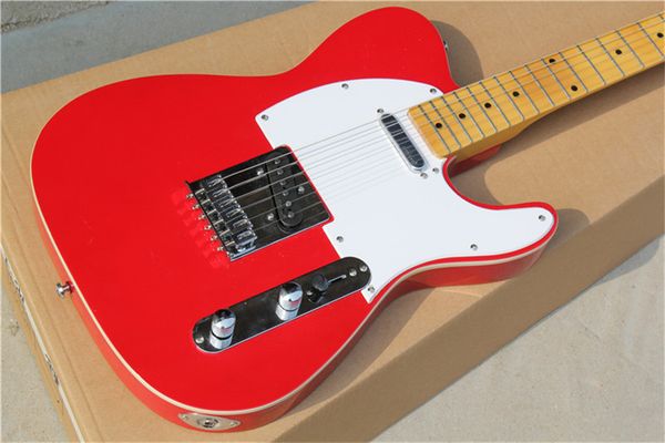 

6 strings gold electric guitar with white pickguard, maple fretboard