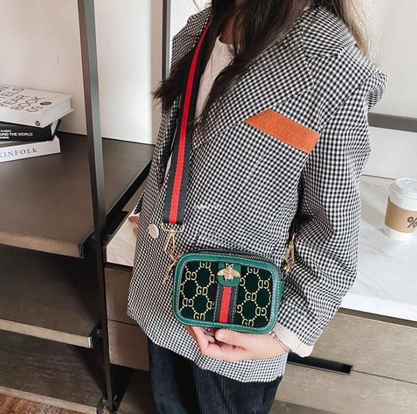 

handbags designer kids girls letter embroidery velvet bee messenger bag children stripe stap single-shoulder bags princess purse a4588, Black
