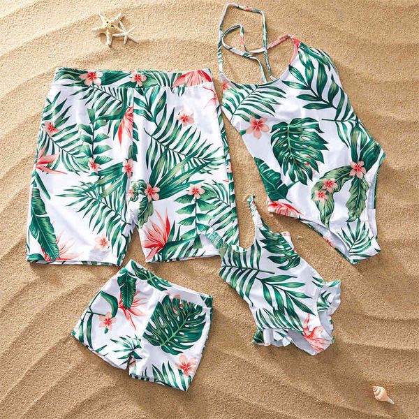 

2019 bikini swimsuit mother daughter father son swimsuit family four piece set, White;black