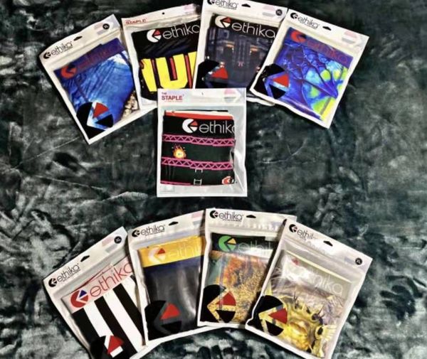 

in stock random color mens designer boxer underwear shorts mens male underwear men boxer underpants comfortable breathable cuecas boxer2, White;black