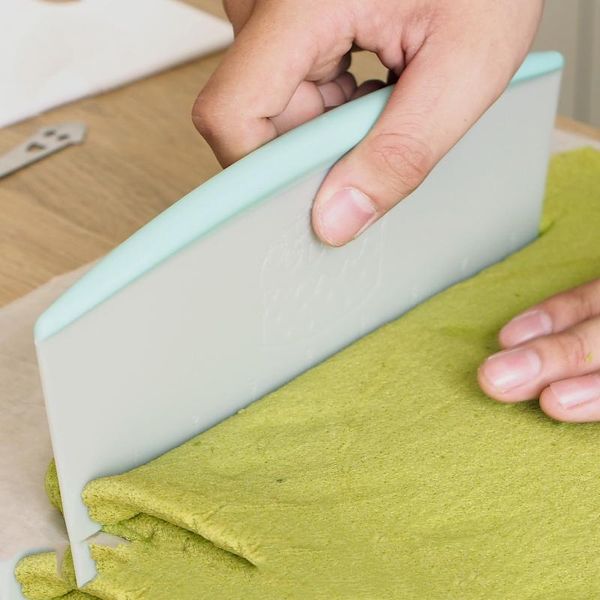 

pastry cutter plastic cake spatulas dough scraper trapezoid bread pizza fondant tools butter knife multiduty white safe bakeware baking &