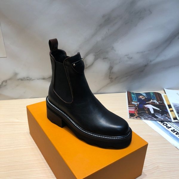 

women designer boots martin desert boot flamingos love arrow real leather cowskin medal coarse non-slip winter shoes size 35-41, Black