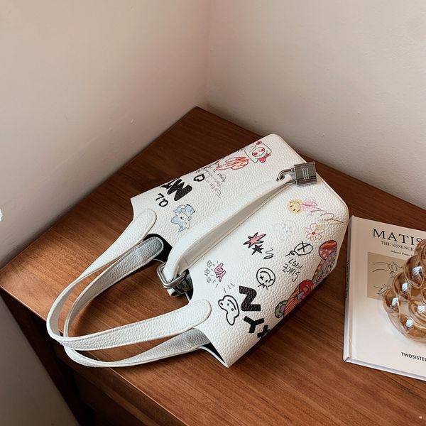 

70% off graffiti texture portable bucket women's bag svgw