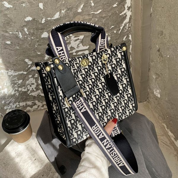 

luxury handbags 2021 personalized hand-held letter women's fashion net red foreign style one shoulder messenger square bag