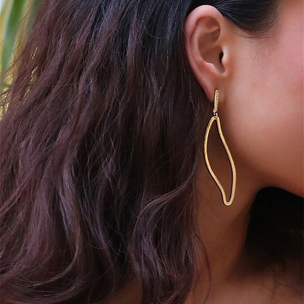 

stud exquisite leaf hollow line earrings classic fashion romantic girly women's jewelry 2 colors 2021, Golden;silver