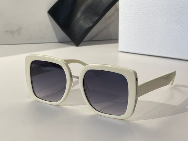 

summer sunglasses for men and women style anti-ultraviolet retro dingsion plate square full frame fashion eyeglasses random box, White;black