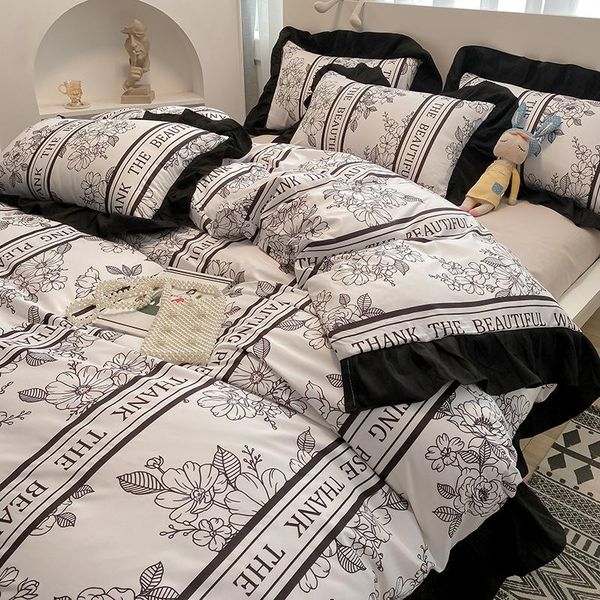 

bedding sets thicken soft sanding 3/4pcs set king  size cute lace edge quilt cover solid color flat sheet and pillowcase