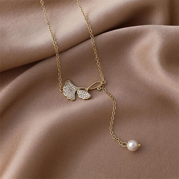

pendant necklaces korean version of ginkgo leaf pearl necklace net red temperament female ins niche design sense short clavicle chain, Silver
