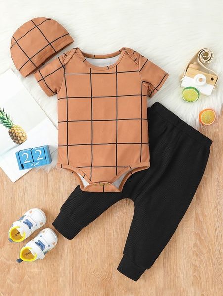 

baby windowpane print bodysuit & sweatpants with hat she, White