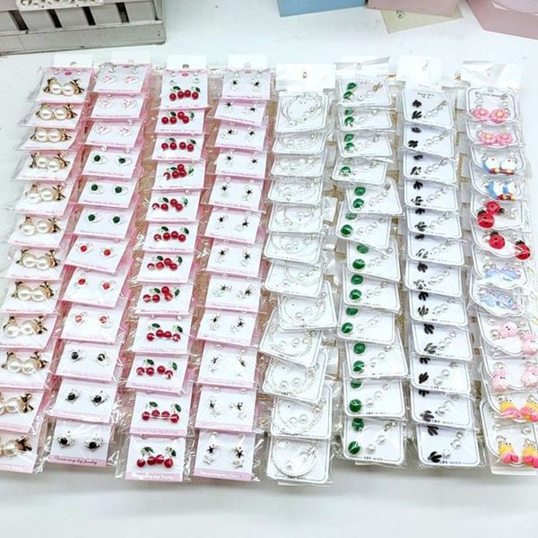 

fashion inlaid pairs set earrings simple female earrings color pearl