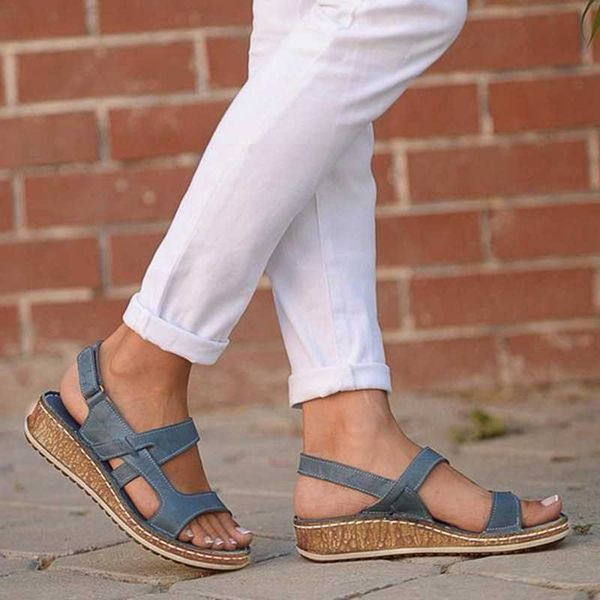 

2021 new summer plus size 43 women's sandals low-wedge high-heel casual shoes black and white women's shoes with straps y0721