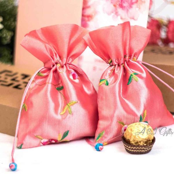 

gift wrap 50pcs lot wholesale pink embroidery flower anniversary birthday party stain bags wedding favors gifts candy bag for guests