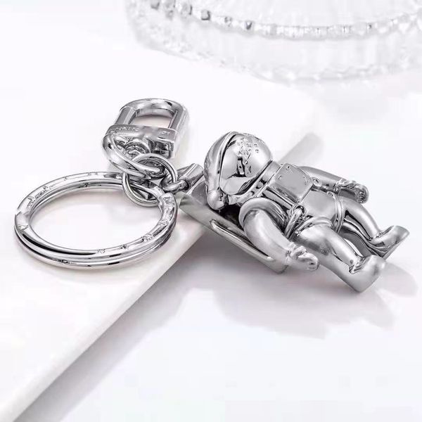 

womens fashion brand letter keychain silver spaceman designer handmade key chains holder men letters keychains women luxury coin purse acces