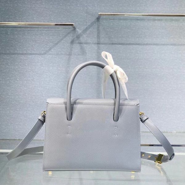 

osphere elegant single shoulder bag hand holding women's simple business style metal buckle messenger batch luxuryss designerss yw
