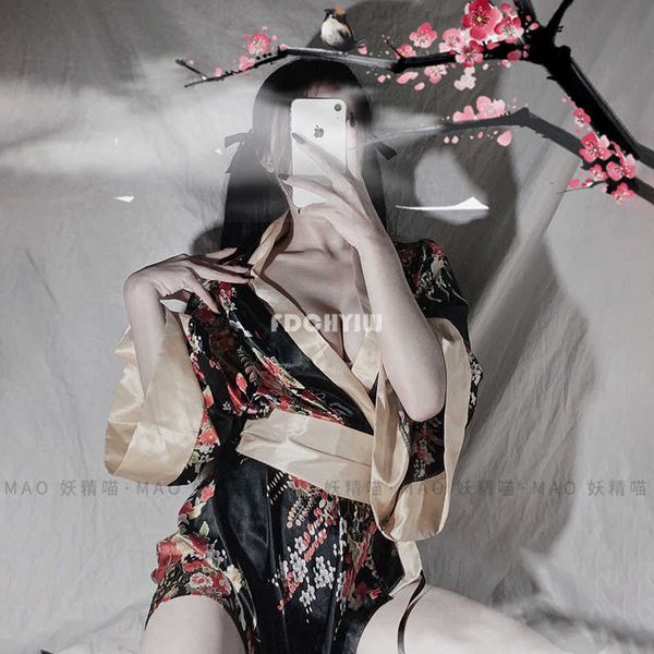 Japanische Kimono Sexy Dessous Cosplay Outfit für Frauen Traditionelle Stil Robe Yukata Kostüme Pyjamas Weiche Seide Gürtel 3 stücke Set Y0913