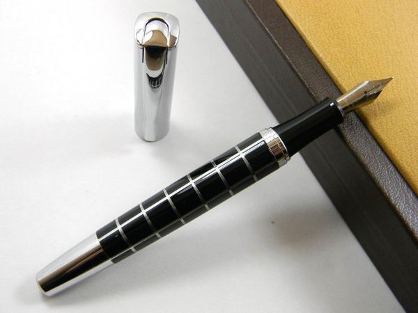 

fountain pens 051 cross line chessboard medium nib pen