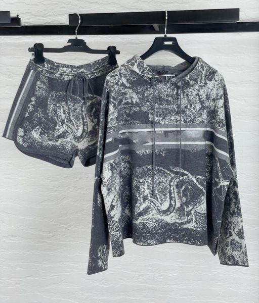 

women's tracksuits woolen scenery print long sleeve pullover hoodies elastic waist shorts suit, Gray