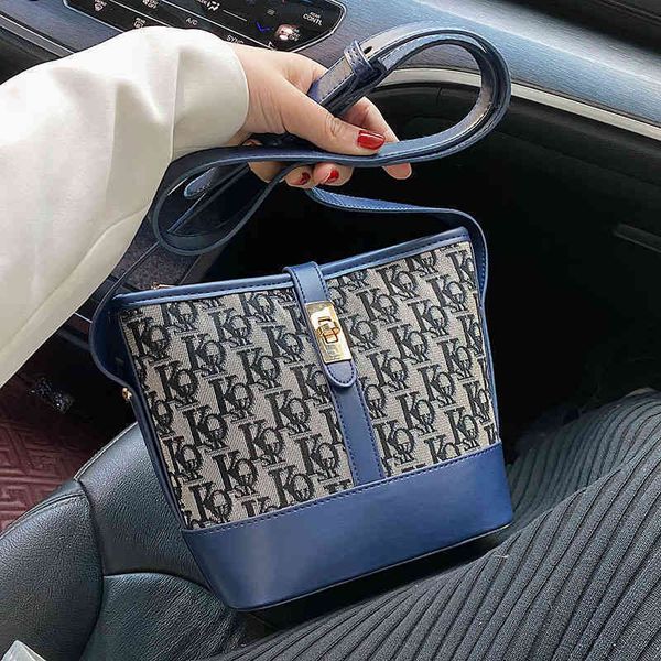 

2022 factory wholesale women's spring printed bucket bag trend fashion single shoulder messenger bag