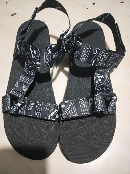 

ladies outdoor beach slippers 2021 women spring/summer soft-slip non-slip sandals foam sole durable 35-43, Black