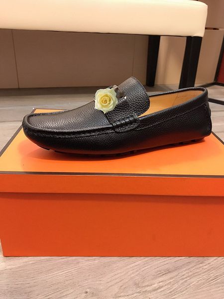 

Luxury Men Driving shoes with superstar Flats sneakers Fashion metal button Peas and classic Solid color kpj001
