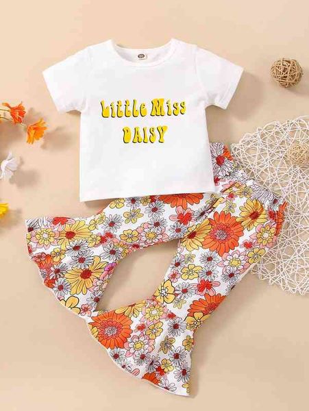 

baby letter graphic tee & floral print flare leg pants she, White