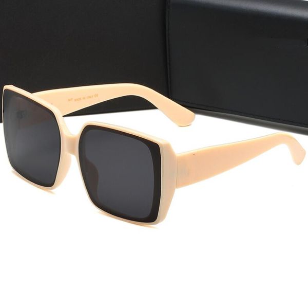 231 occhiali da sole da uomo dal design classico Montatura ovale di moda Rivestimento UV400 Lenti in fibra di carbonio Occhiali stile estivo con scatola