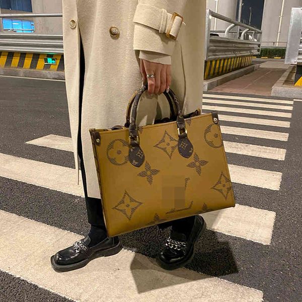 

light luxury women's bag 2021 fashion shopping portable color matching large flower tote commuter capacity shoulder, Black;red