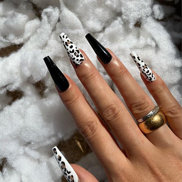 

false nails 24pcs extra long coffin pure purple elegant shiny ballet fluorescent and yellow leopard print fake nail with glue for girl, Red;gold