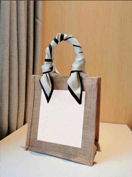 

fashion casual hand bag, artistic pattern design, special design from spain, very simple practical, suitable for a variety of occasions and