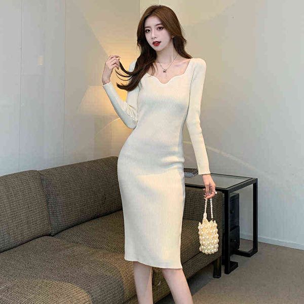 

woman casual dresses 2022 autumn style french court square collar elegant, slim and slim, hip wrapped knitted dresses, Black;gray