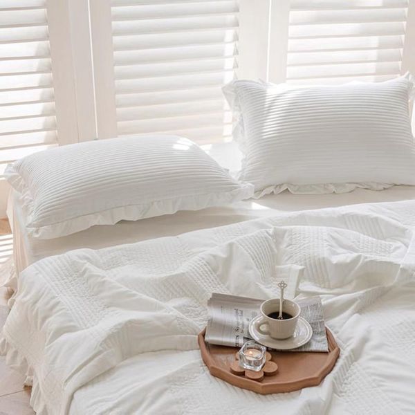 Conjuntos de cama Francês Creme Retro Branco Quilt Recomendado por Ins Bloggers Corean Chiffon Fio Multifuncional Cama Thi