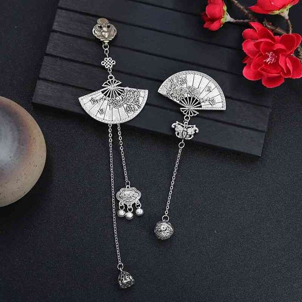 

brooch chinese style plum blossom fan female cheongsam pressed placket button bell tassel pendant han suit pin miao silver accessories, Gray
