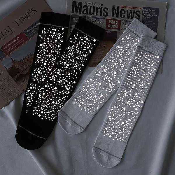 

fashion reflective cotton stockings crew women girl night luminous hip hop cool street-wear dot printing glitter long stockings y1119, Black;white