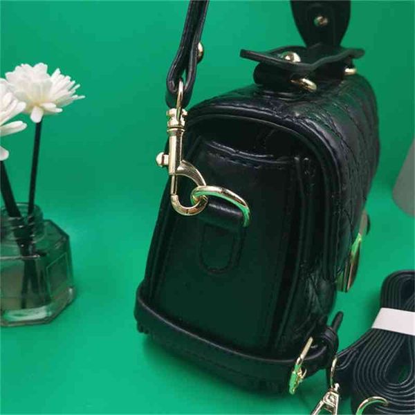 

2022 factory wholesale material net red shoulder messenger multi-functional small square bag with exquisite workmanship and h5yk