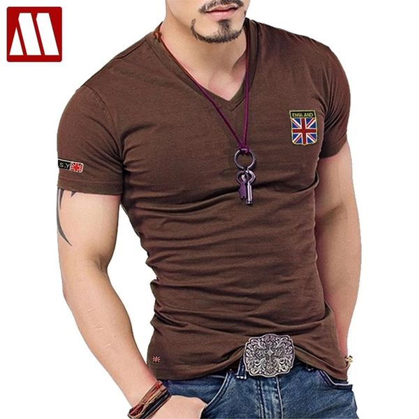 Nova Chegada Flag T Shirt Homens Verão Moda Bandeira Britânica Homens Bordados Slim Fit V Neck T Shirt Marca De Homens De Algodão Engraçado Camisetas 210329