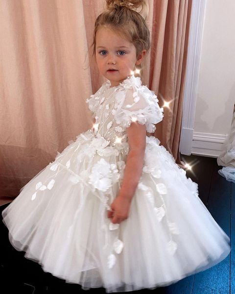 2021 Flower Girls Abiti per matrimoni Appliques in pizzo maniche corte vestito di compleanno bambini partito bambini ragazza ragazza abiti da ballo 3d fiori floreali perline cristallo aperto