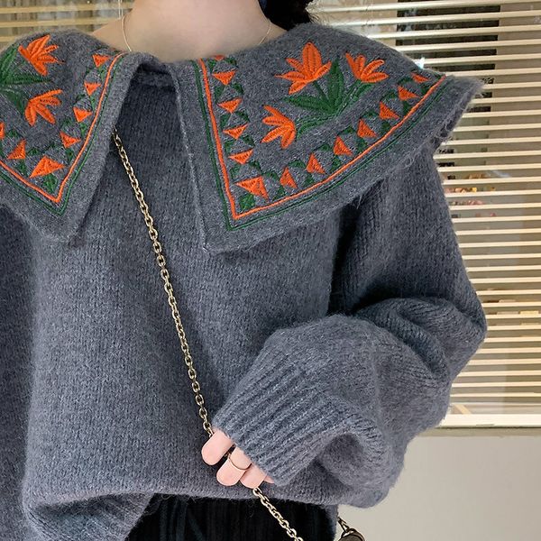 

2021 spring and autumn new heavy industry embroidery doll neck sweater women's thickened loose lazy sweet lapel top, White;black