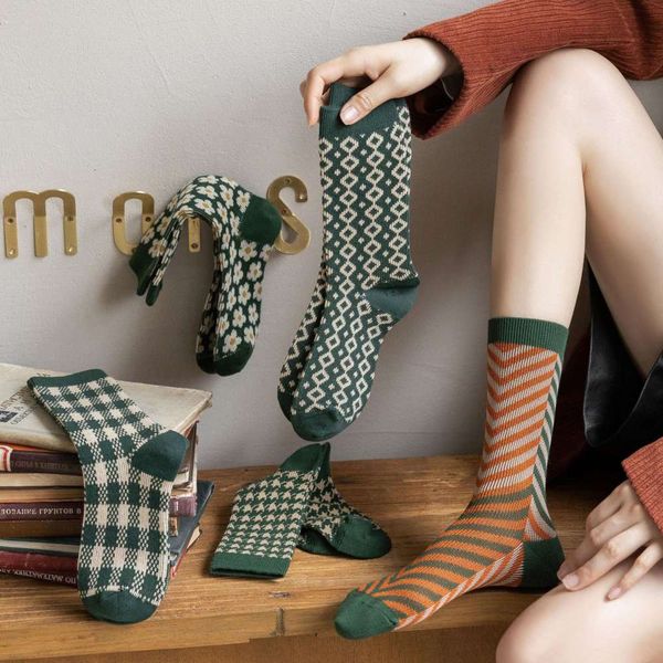 

green socks children's autumn and winter double needle way medium tube thousand bird lattice small broken flower, Black;white