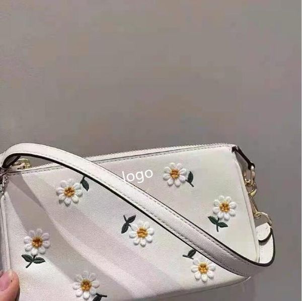 

luxury design handbag c family 2021 new small daisy mahjong embroidery soft leather fresh temperament single shoulder underarm bag vwzo