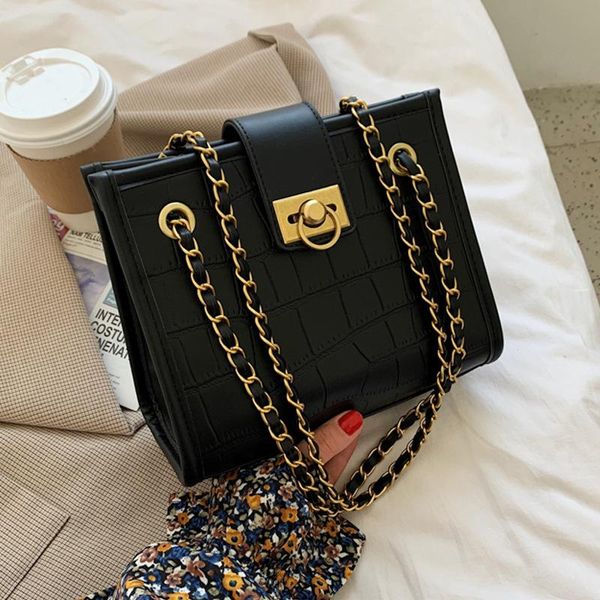 

evening bags european and american ladies one-shoulder underarm small bag 2021 fashion net red chain messenger square