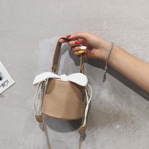 

duffel bags jiulin 2021 vintage women's designer type of young girl's hand-held water-bucket bag foreign-air chain slant-cut