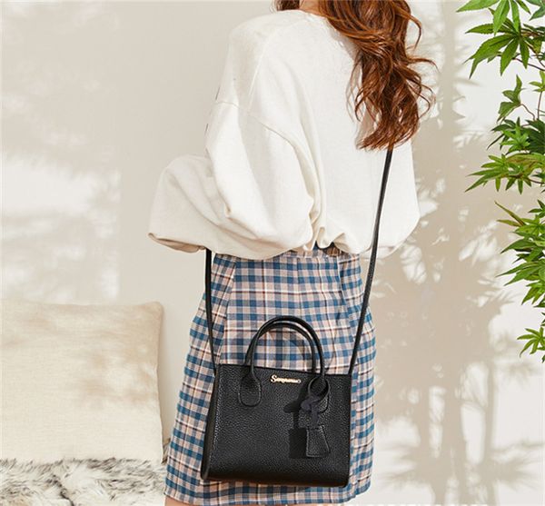

bags designers handbag luxuryshandbags ladies chain shoulder patent leather diamond luxurys evening cross bodybag nbxcvsdf
