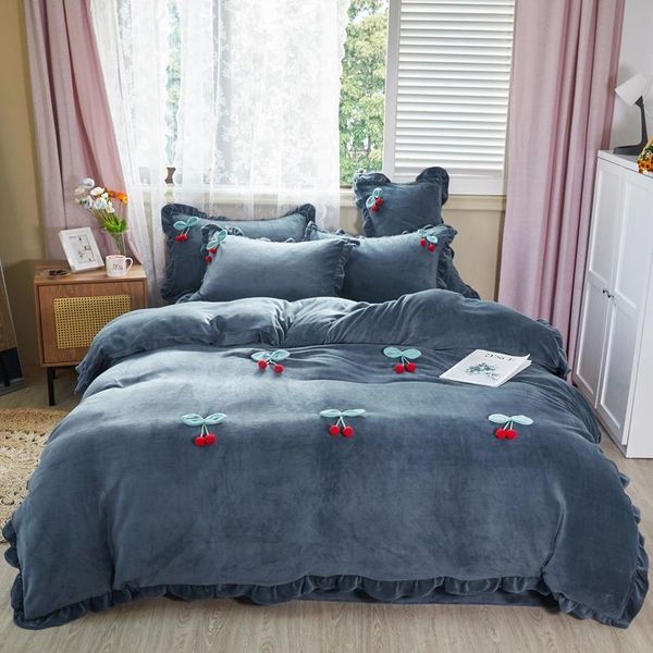 

bedding sets 2021 products solid color thickened warm milk fleece bed set luxury king set. 4-piece size