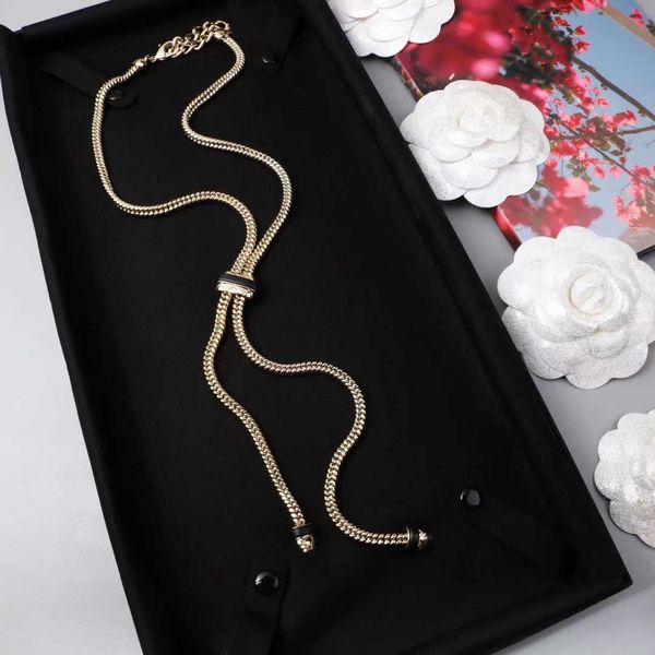 

men's and women's metal necklaces, a famous european brand, luxury, fashion designer, trend in 2021, Silver