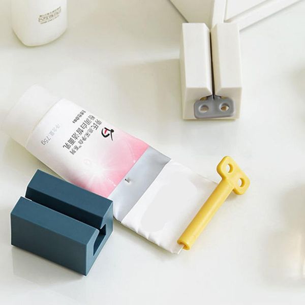 

toothbrush holders ch- 2021 multifunction squeezer toothpaste tube easy portable plastic dispenser bathroom accessories setsq