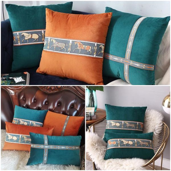 Yastık/dekoratif yastık 30x50/45x45cm lüks kadife işlemeli atlar desen yastık kılıfı modern İskandinav basit yastıklar kapak kanepe