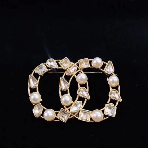 

designer brooch retro ladies rhinestone letter suit pin fashion first high-quality accessories, Gray