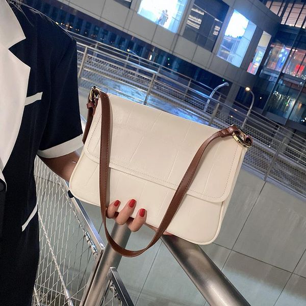 

evening bags small bag female 2021 fashion hong kong style retro postage saddle large capacity