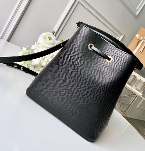 

2021 leather cross body shoulder bags for women girl fashion simple portable leisure bucket bag ,d089 size:20*20*13cm